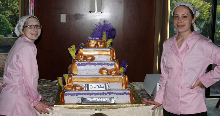 Lindsey and Erika deliver a stunning cake